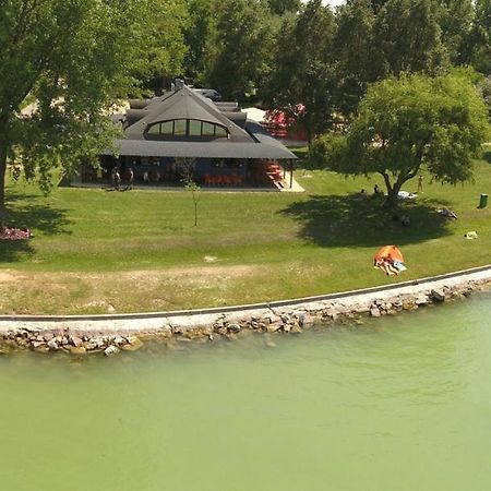 Szines Panorama Apartman Balatonlelle Exteriér fotografie