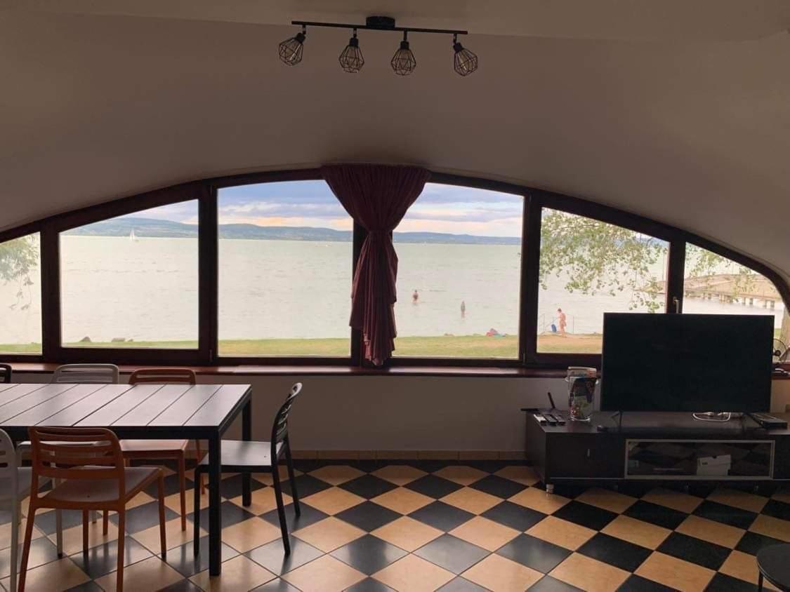 Szines Panorama Apartman Balatonlelle Exteriér fotografie